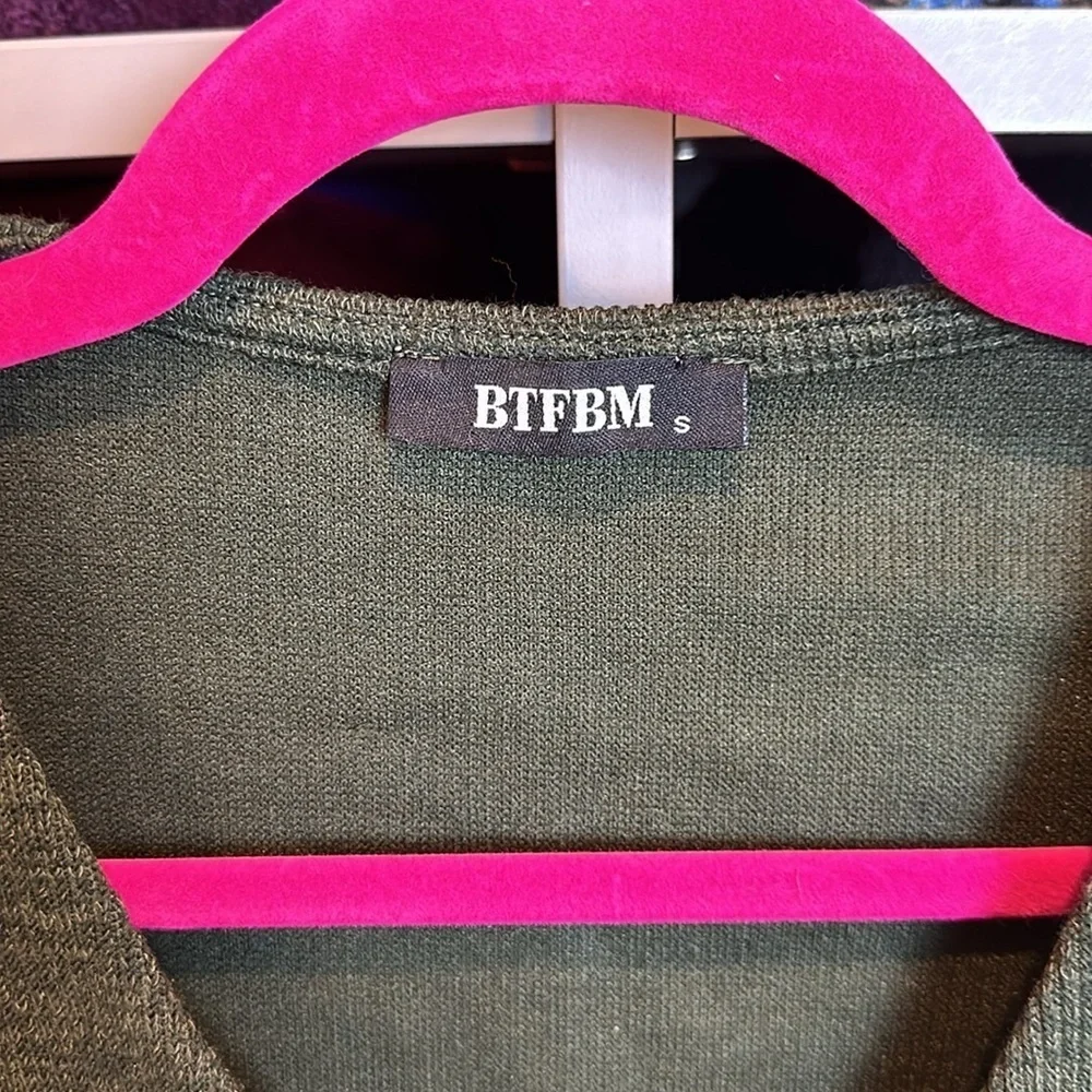 BTFBM dark heathered green sweater vest size S​